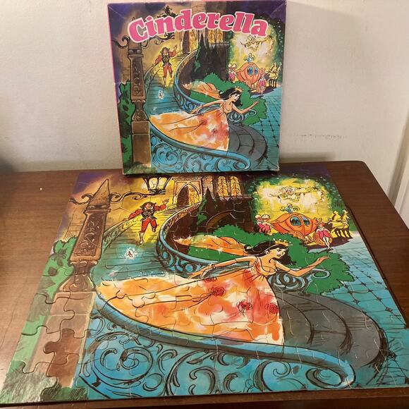 Vintage 70s Cinderella Puzzle by Fairchild #8560 w/Shaped Pieces FLAW - Picture 3 of 4